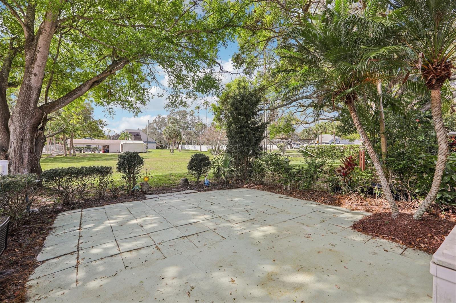 BAY TOWNE - Residential