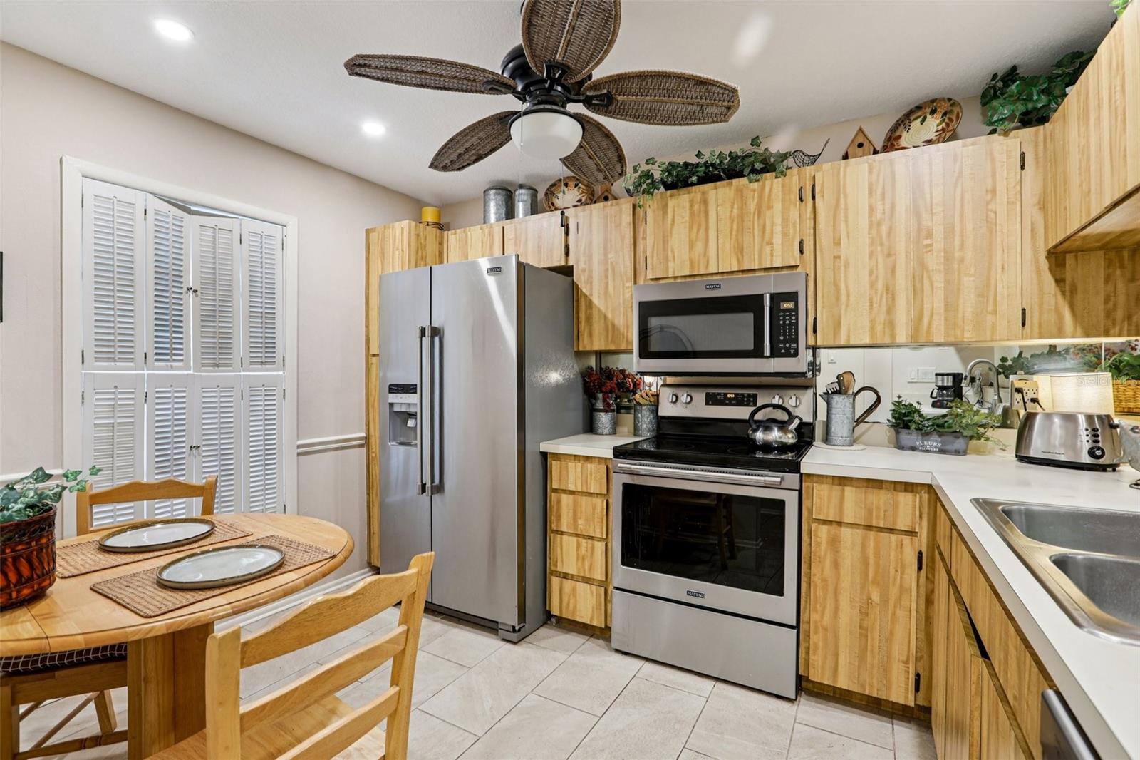 BAY TOWNE - Residential