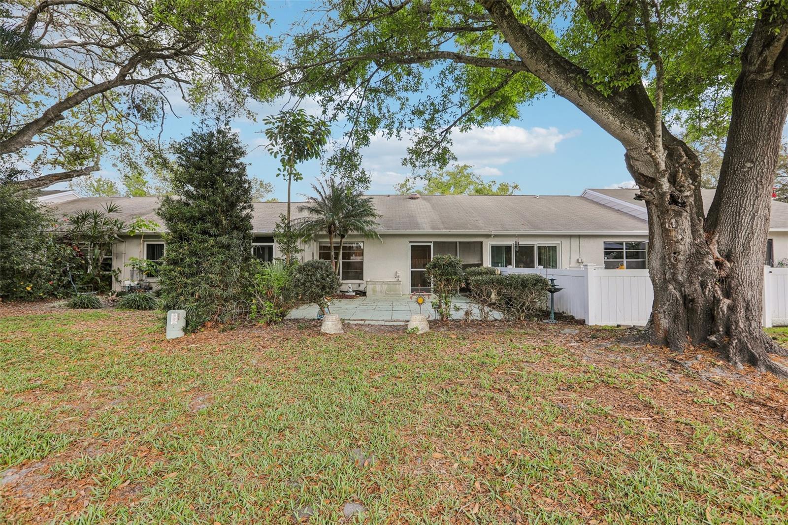 BAY TOWNE - Residential