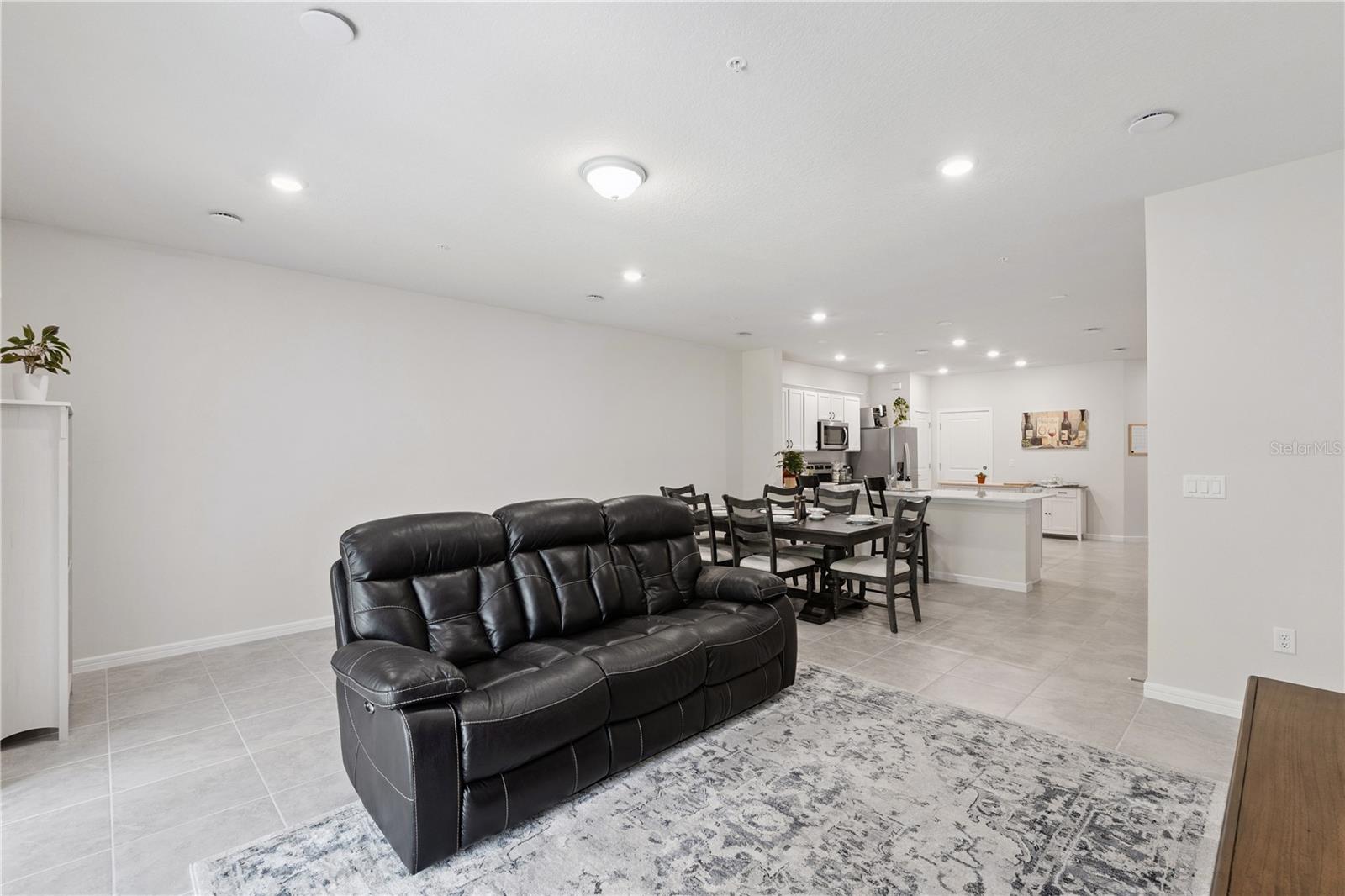 GRAYSON SQUARE - Residential