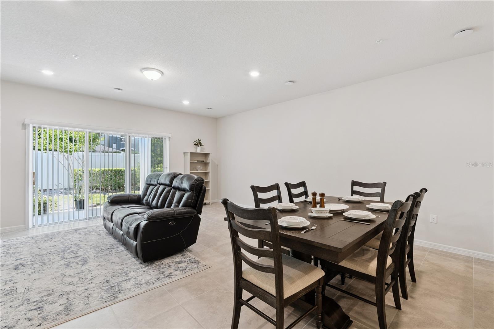 GRAYSON SQUARE - Residential