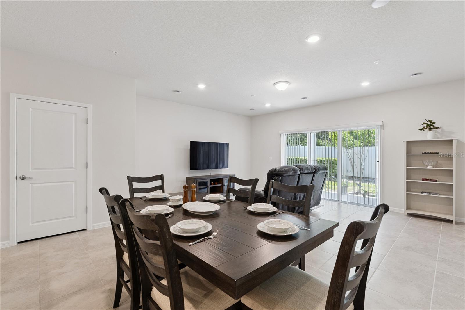 GRAYSON SQUARE - Residential