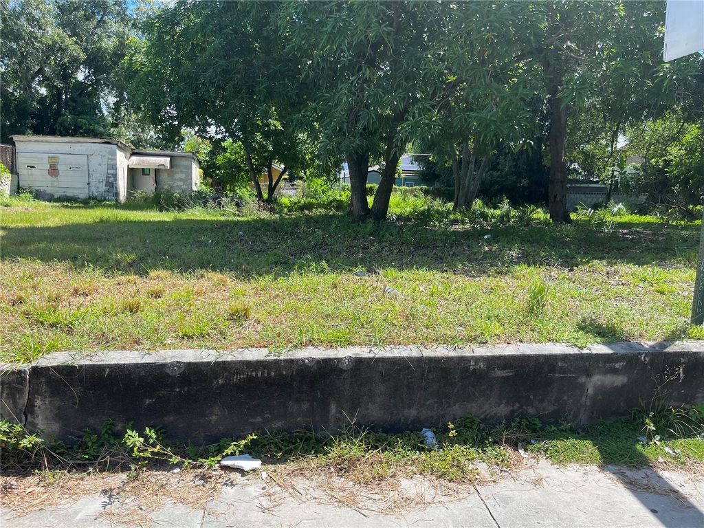 Photo of 3011 N 15th Street, Tampa, FL 33605 (MLS # TB8301206)