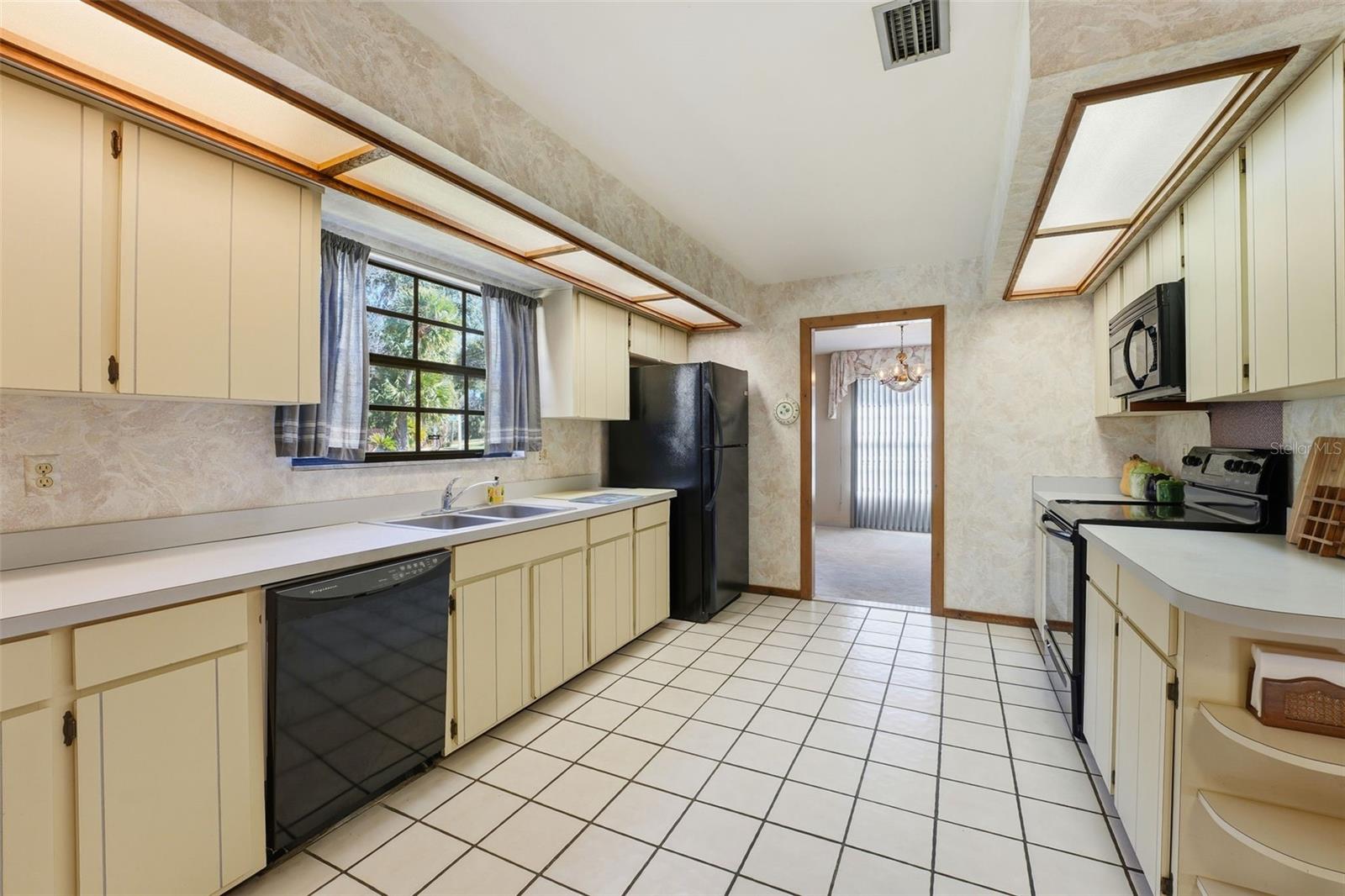 CYPRESS LANDING AT SABAL POINT - Residential