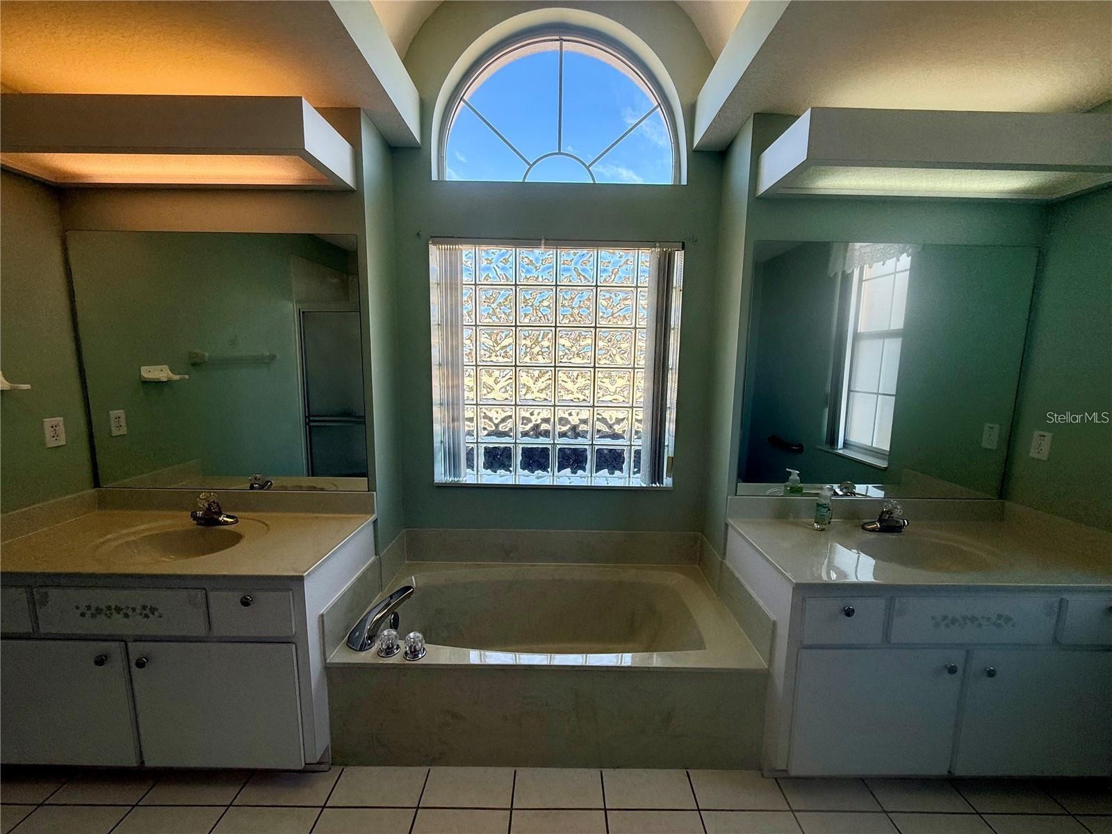 OAK RUN FAIRWAY OAKS - Residential