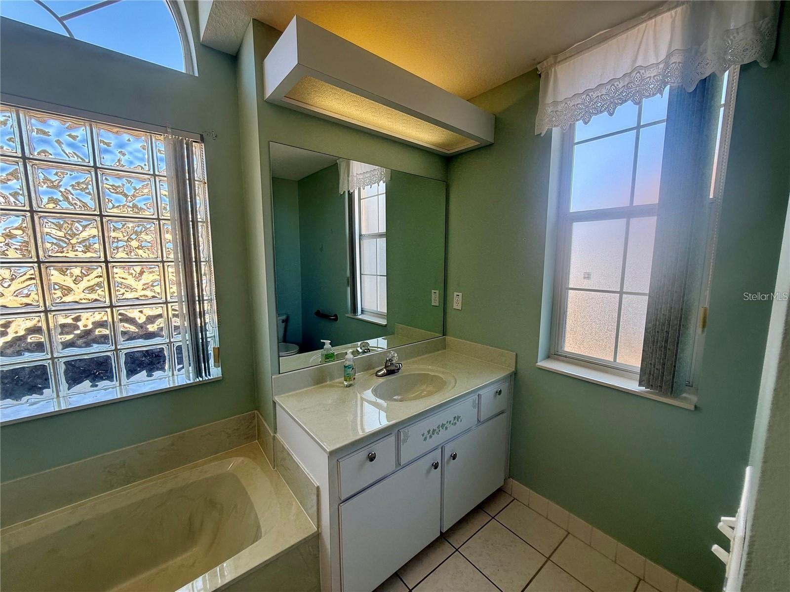 OAK RUN FAIRWAY OAKS - Residential