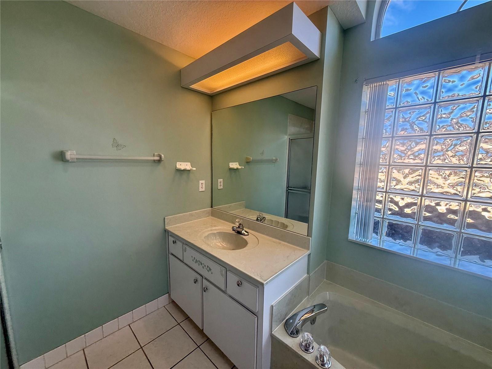 OAK RUN FAIRWAY OAKS - Residential