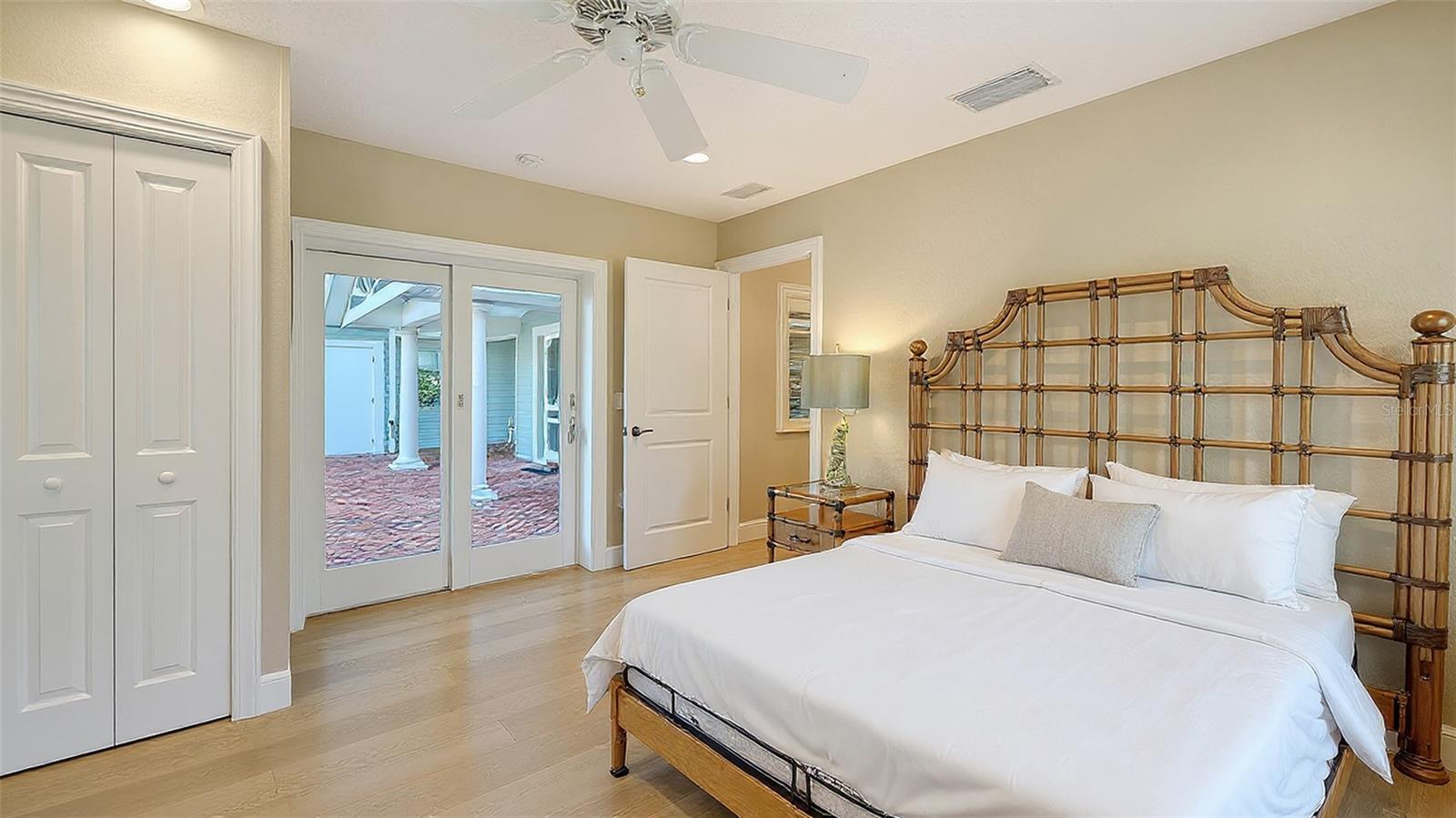 BAY ISLAND SHORES - Residential