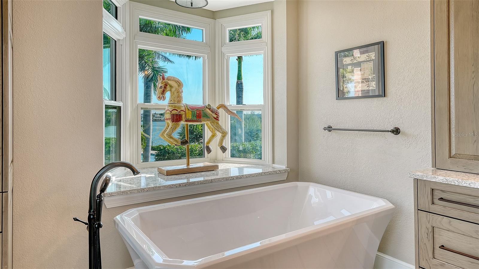 BAY ISLAND SHORES - Residential