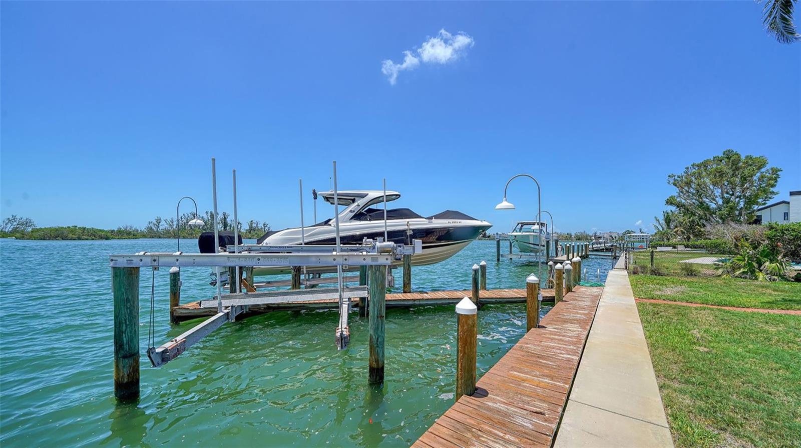 BAY ISLAND SHORES - Residential