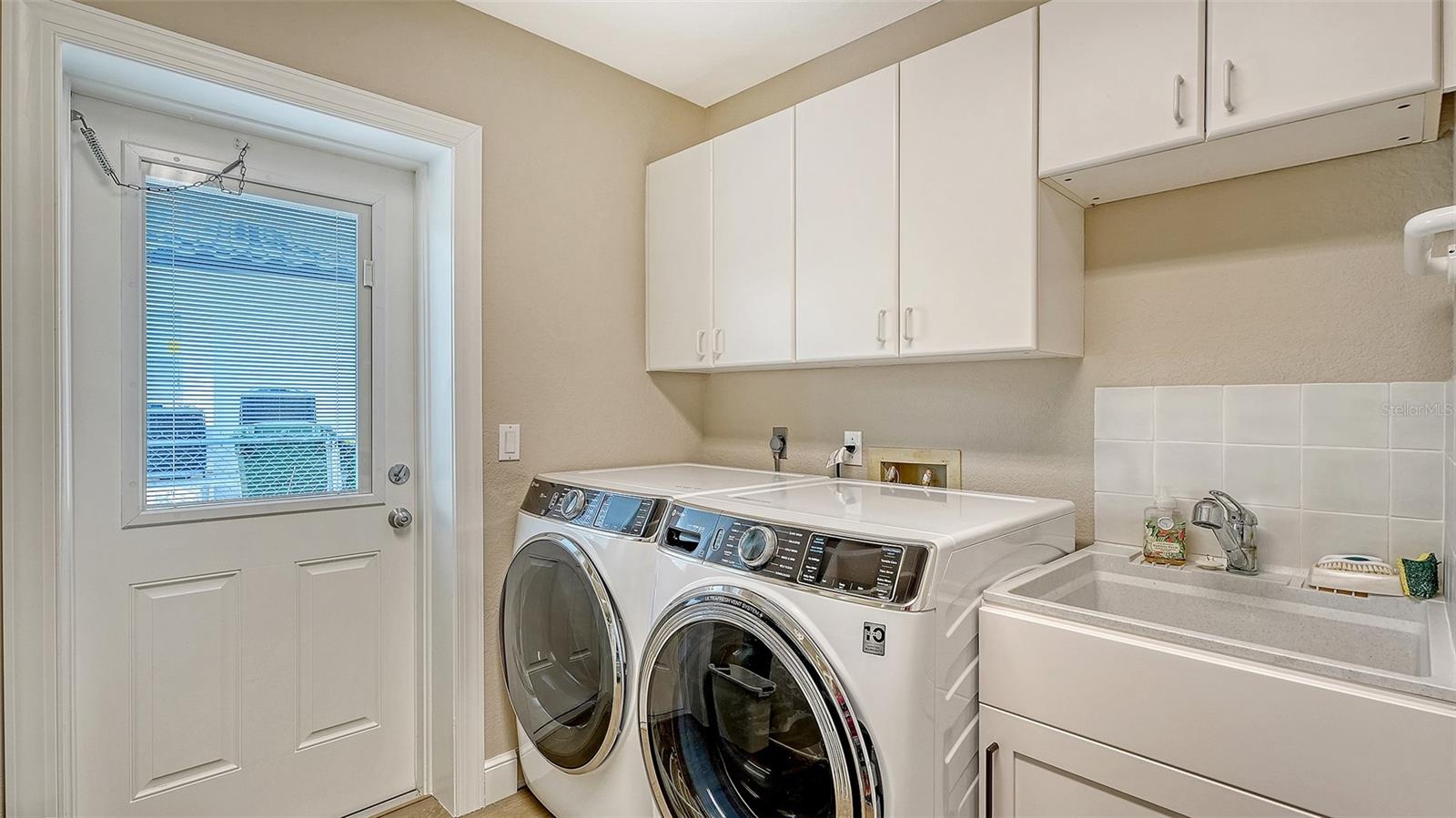 BAY ISLAND SHORES - Residential