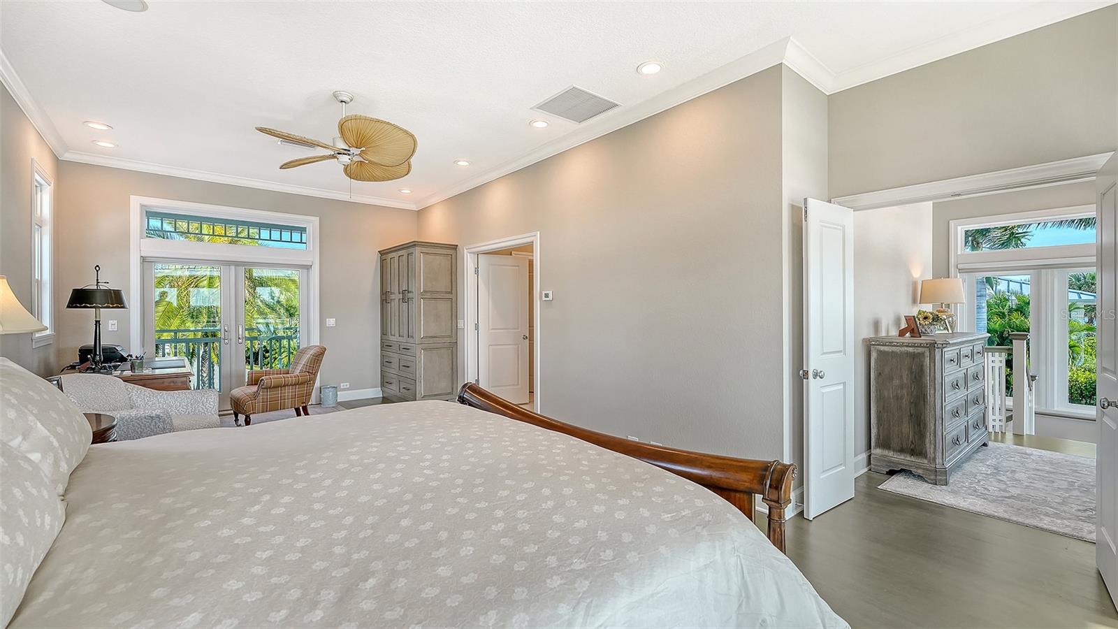 BAY ISLAND SHORES - Residential