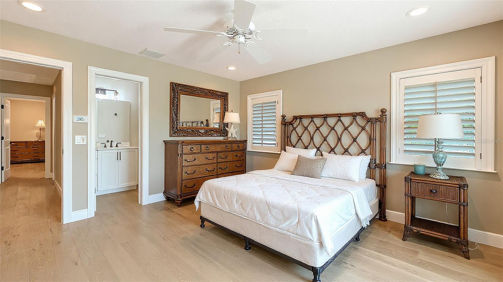 BAY ISLAND SHORES - Residential