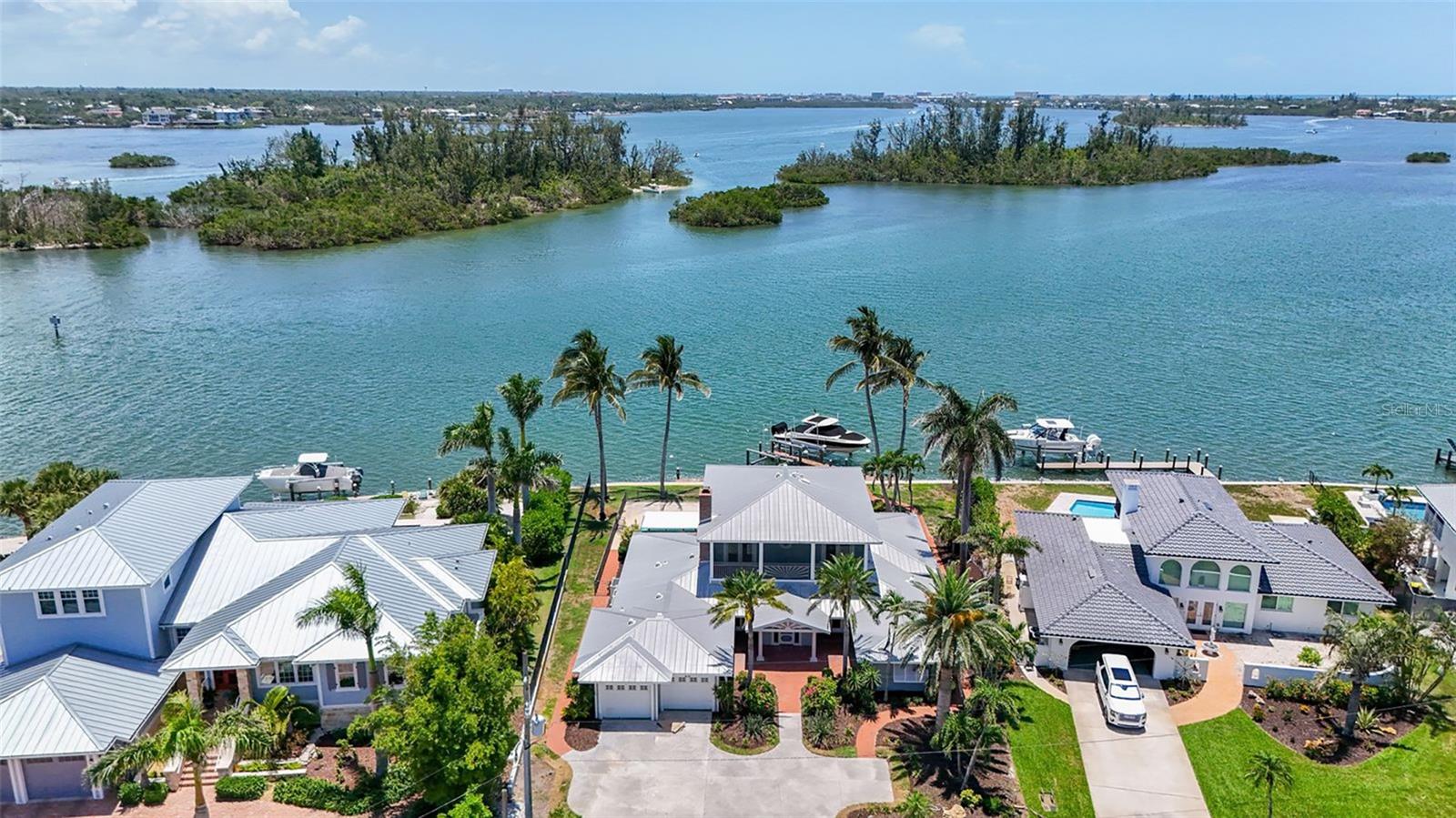 BAY ISLAND SHORES - Residential