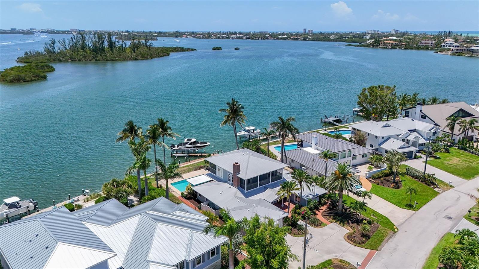 BAY ISLAND SHORES - Residential