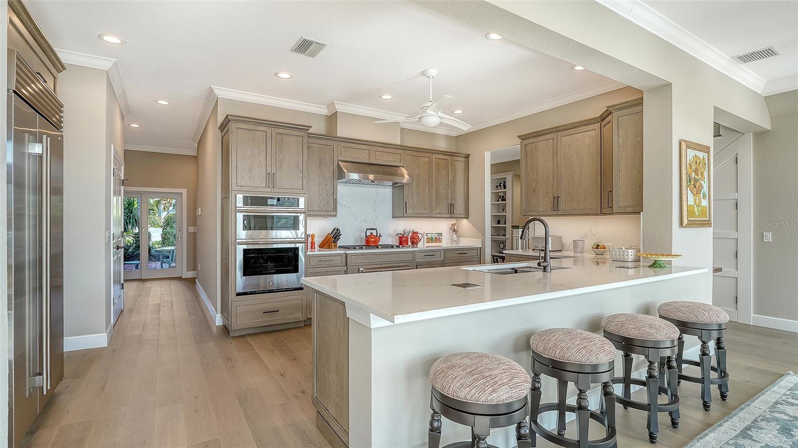 BAY ISLAND SHORES - Residential