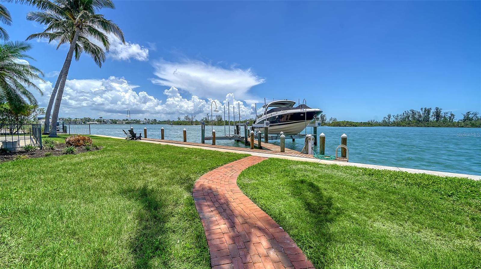 BAY ISLAND SHORES - Residential