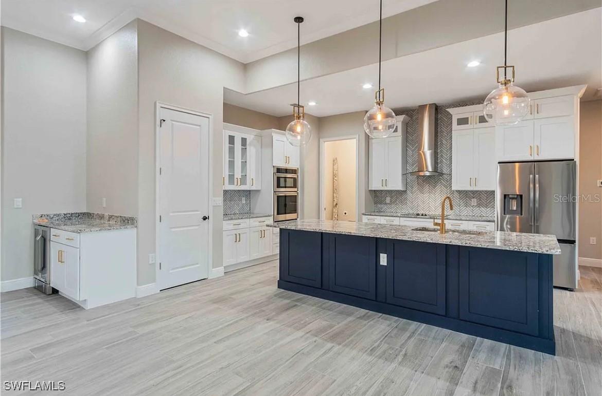 WINDWARD ISLES - Residential Lease