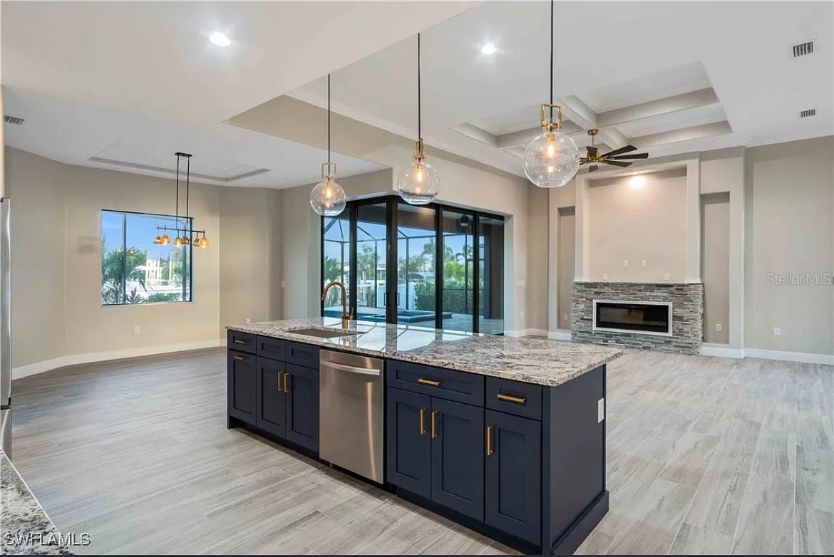 WINDWARD ISLES - Residential Lease