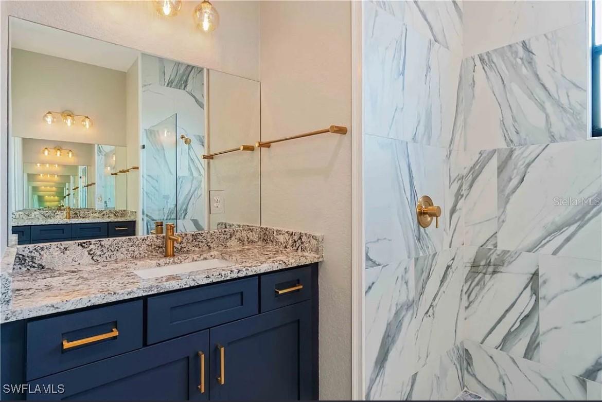 WINDWARD ISLES - Residential Lease