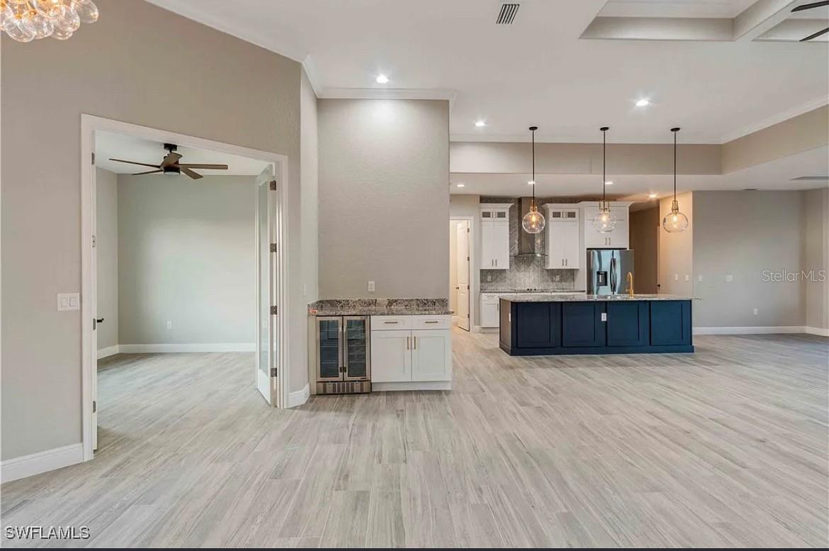 WINDWARD ISLES - Residential Lease