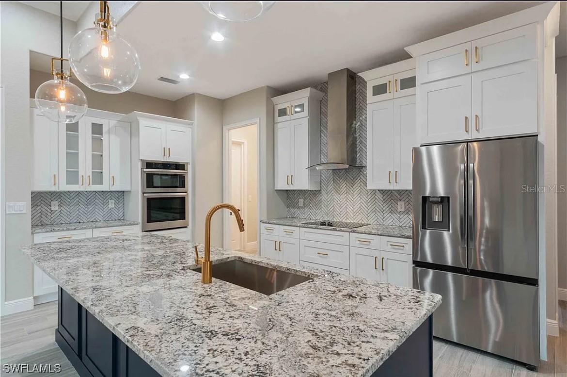 WINDWARD ISLES - Residential Lease