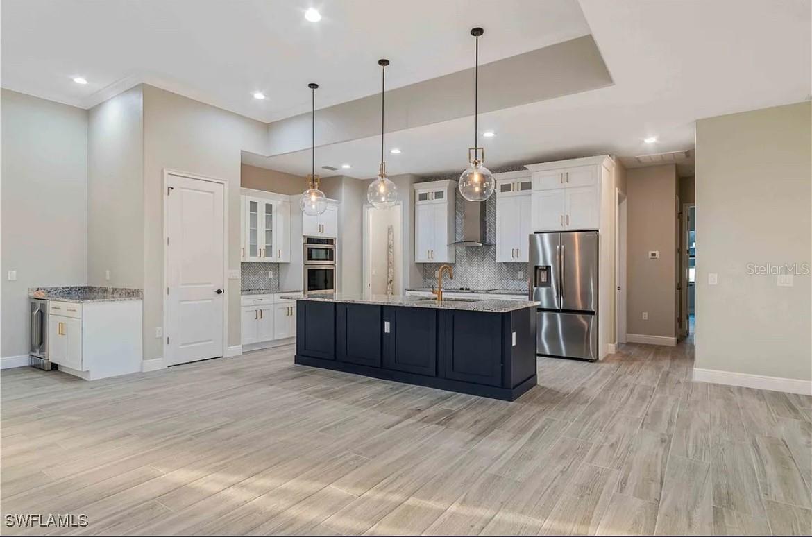 WINDWARD ISLES - Residential Lease