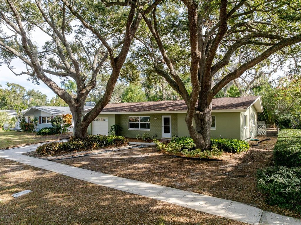 Photo of 1721 Woodridge Drive, Clearwater, FL 33756 (MLS # TB8457881)