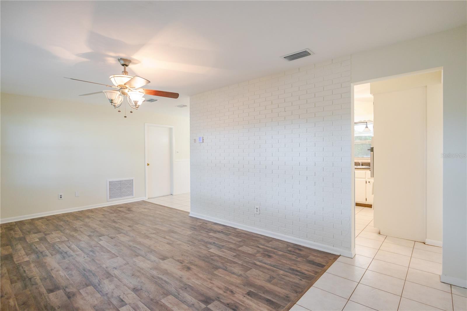 WOODRIDGE - Residential