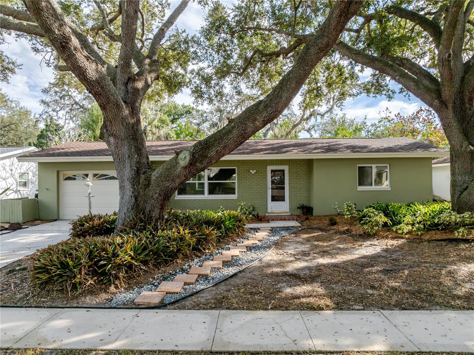 WOODRIDGE - Residential