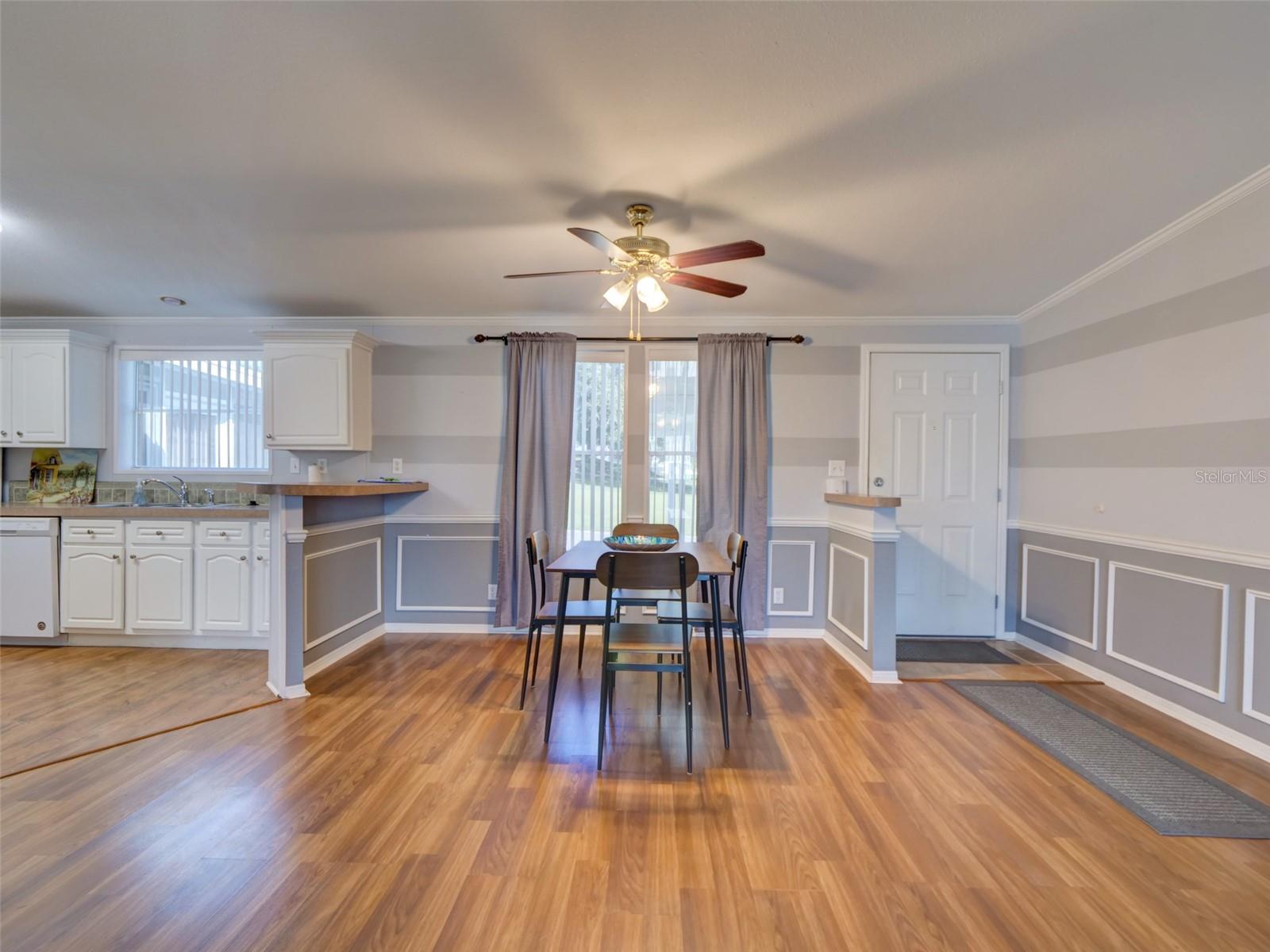 ZELLWOOD STATION - Residential