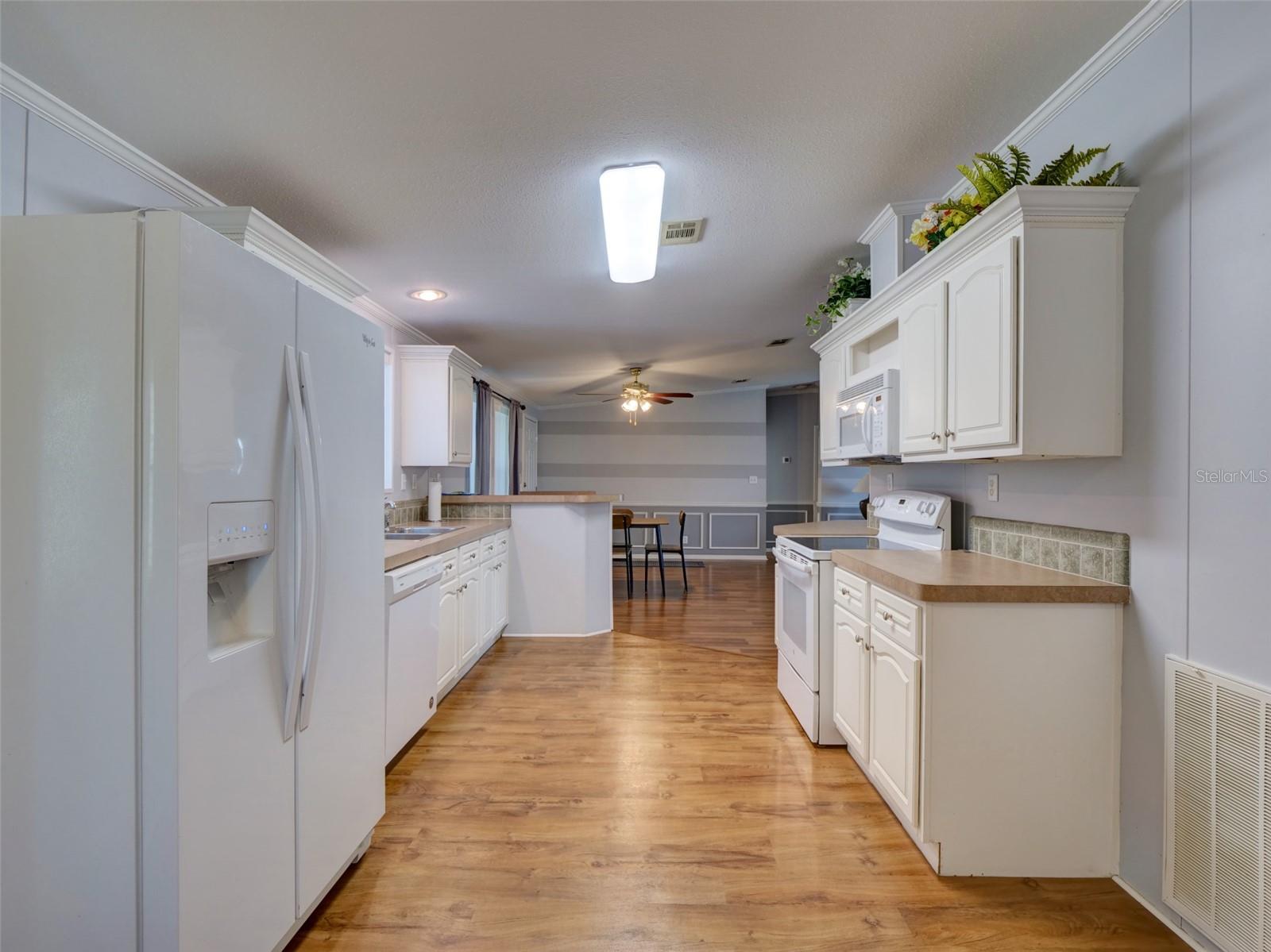 ZELLWOOD STATION - Residential