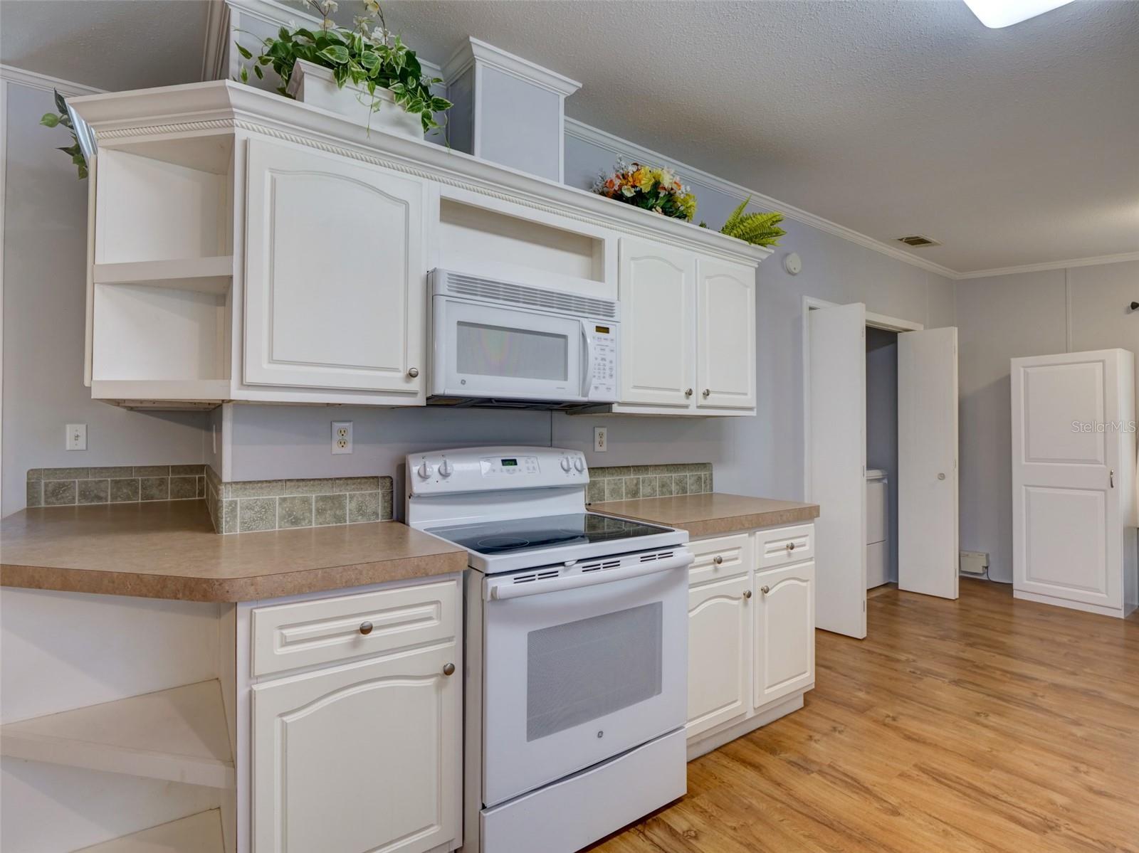 ZELLWOOD STATION - Residential