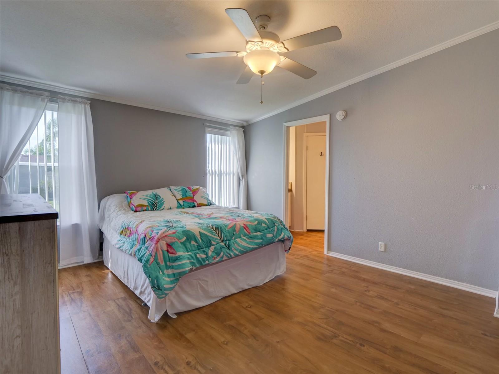 ZELLWOOD STATION - Residential