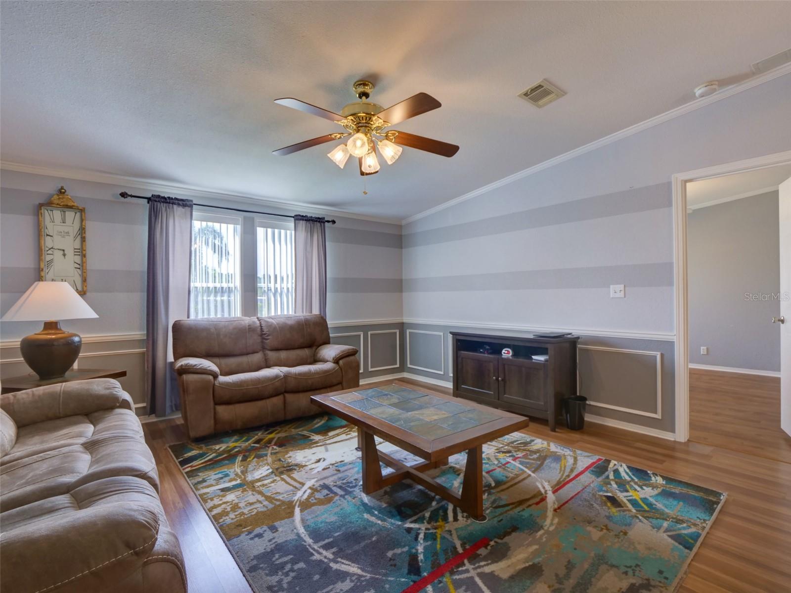 ZELLWOOD STATION - Residential