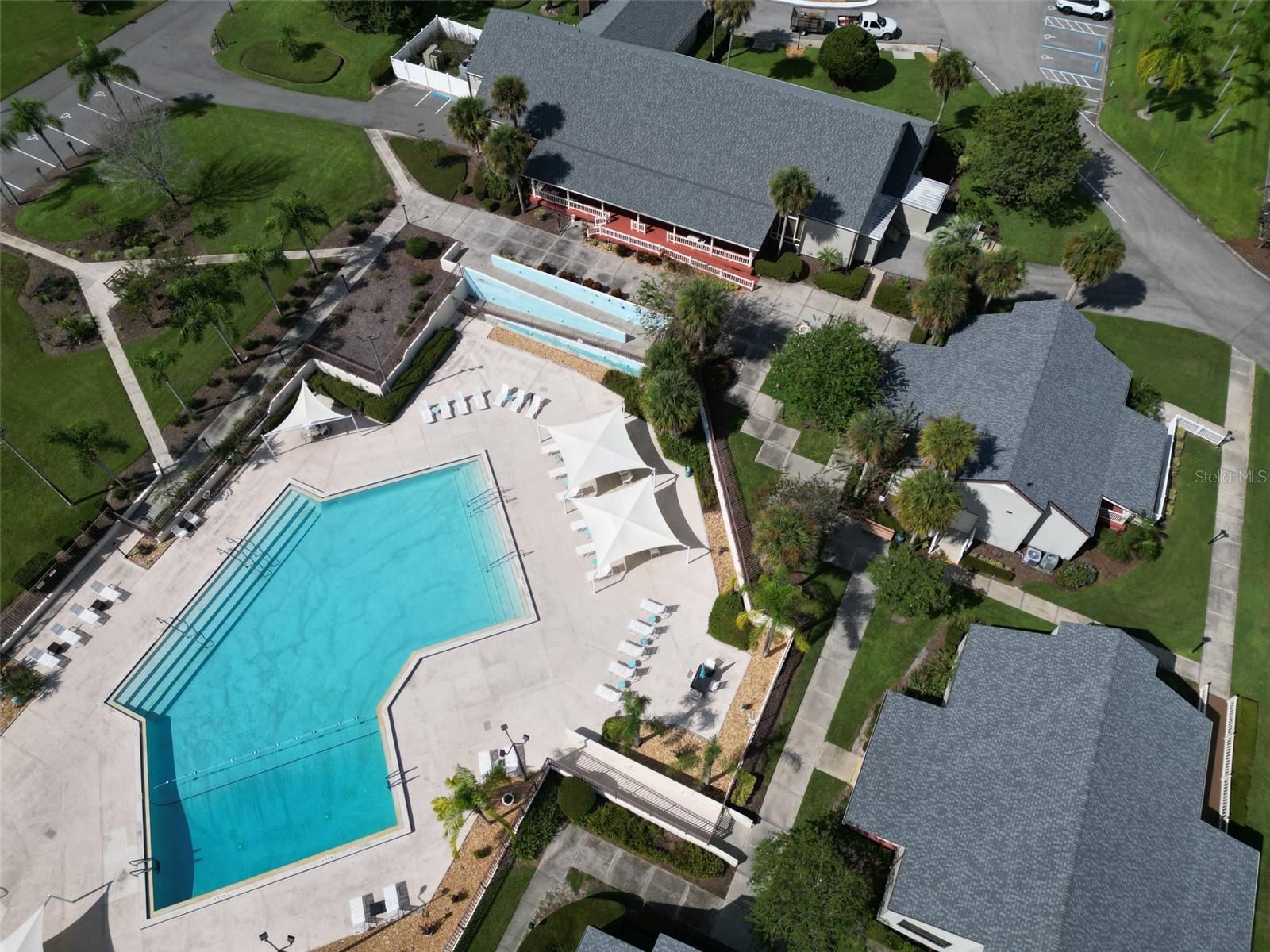 ZELLWOOD STATION - Residential