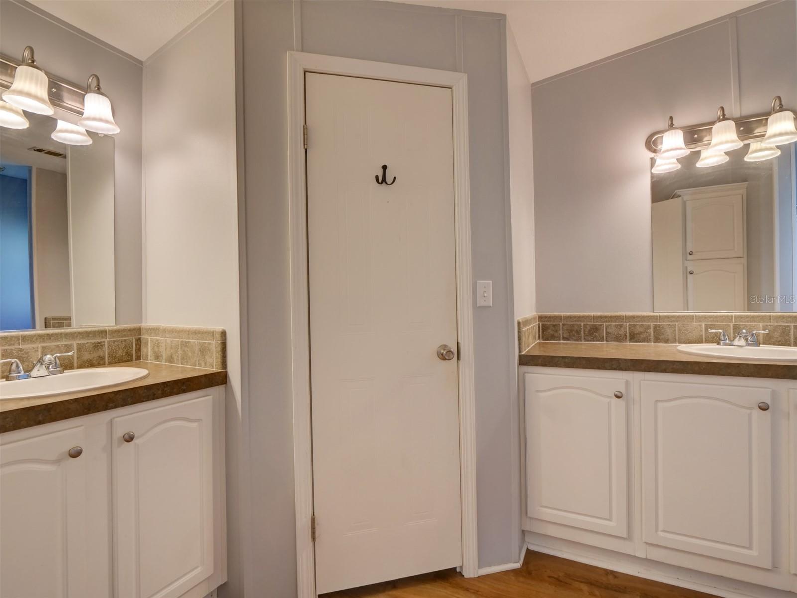 ZELLWOOD STATION - Residential