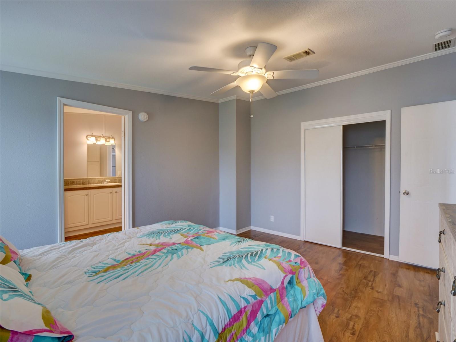 ZELLWOOD STATION - Residential