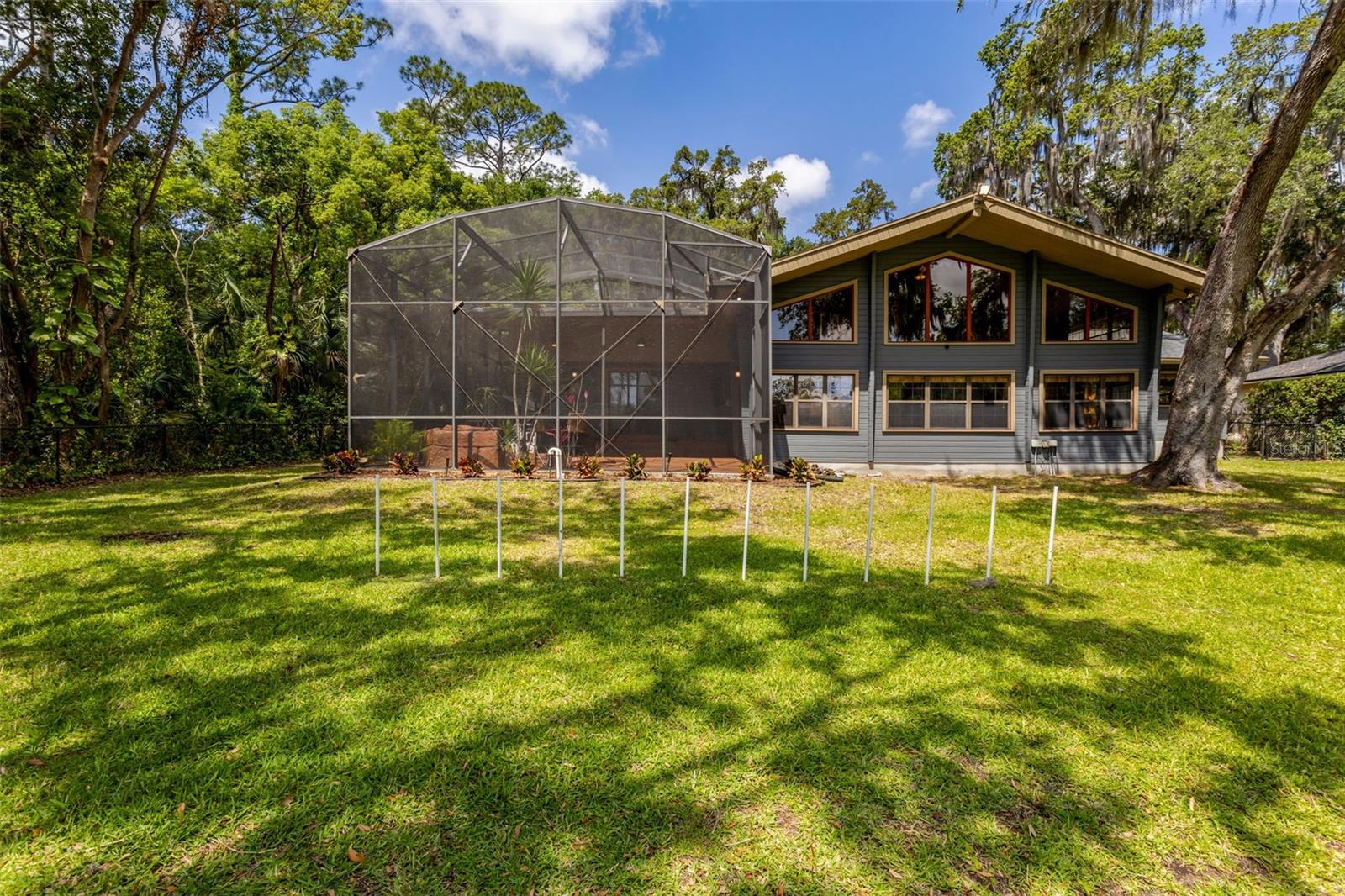 3359 SCARLET DR