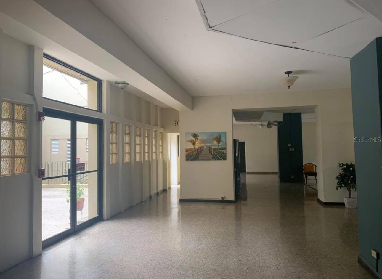 COND. TOWN HOUSE - Residential Lease