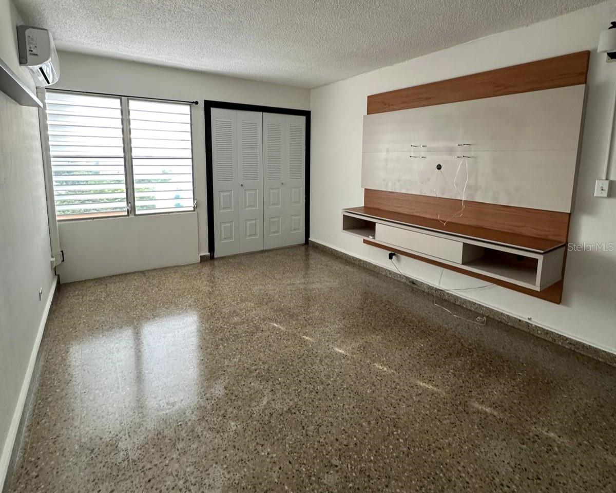 COND. TOWN HOUSE - Residential Lease