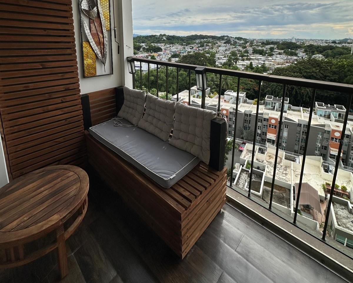 COND. TOWN HOUSE - Residential Lease