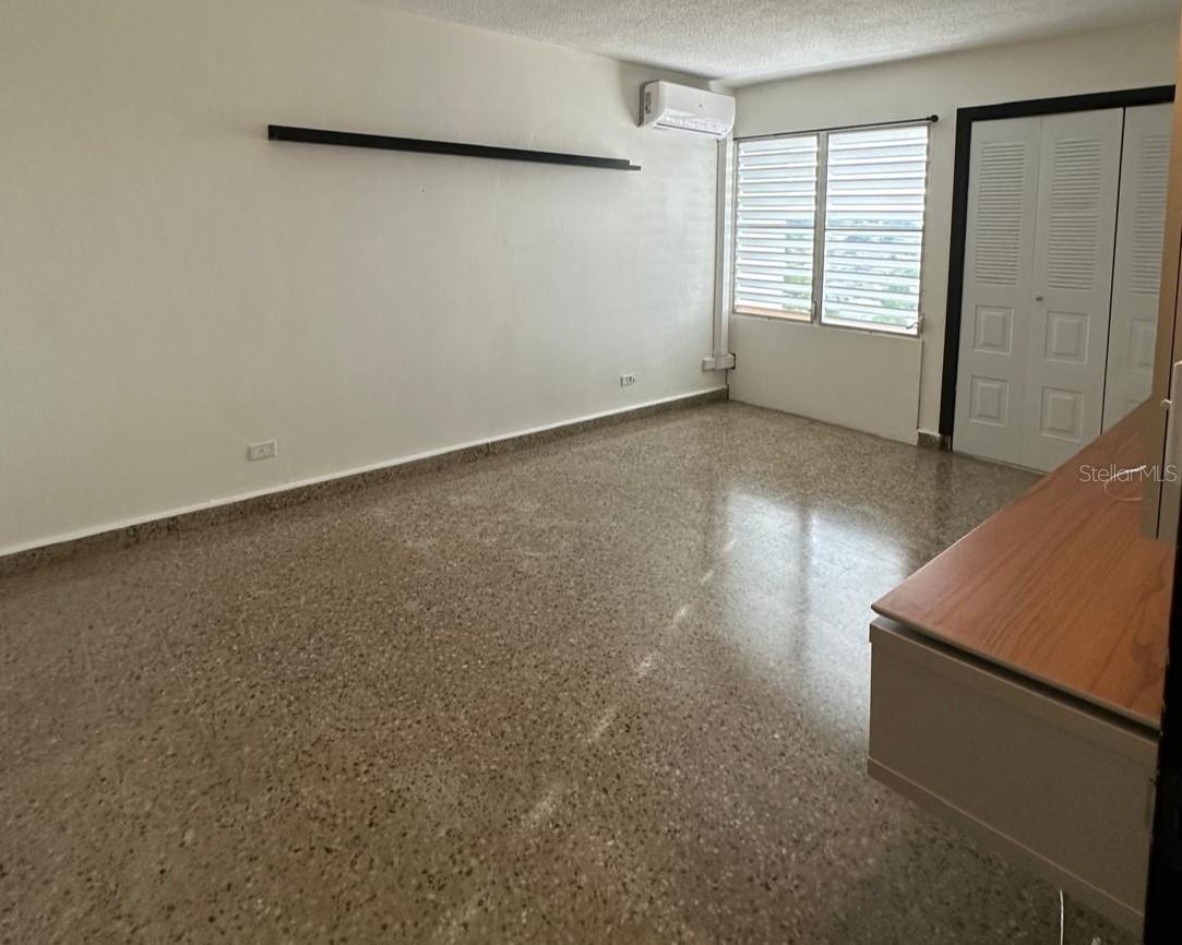 COND. TOWN HOUSE - Residential Lease