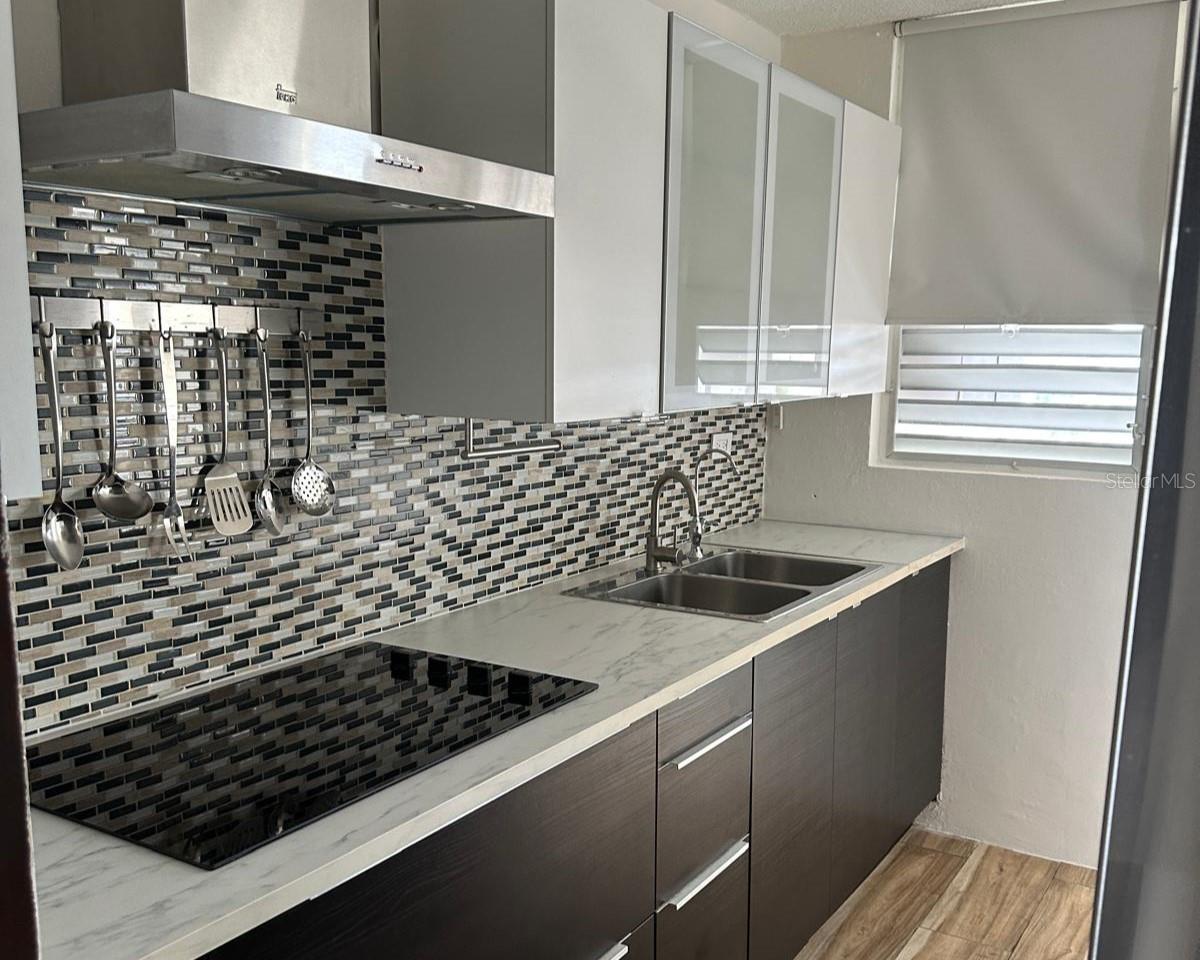 COND. TOWN HOUSE - Residential Lease