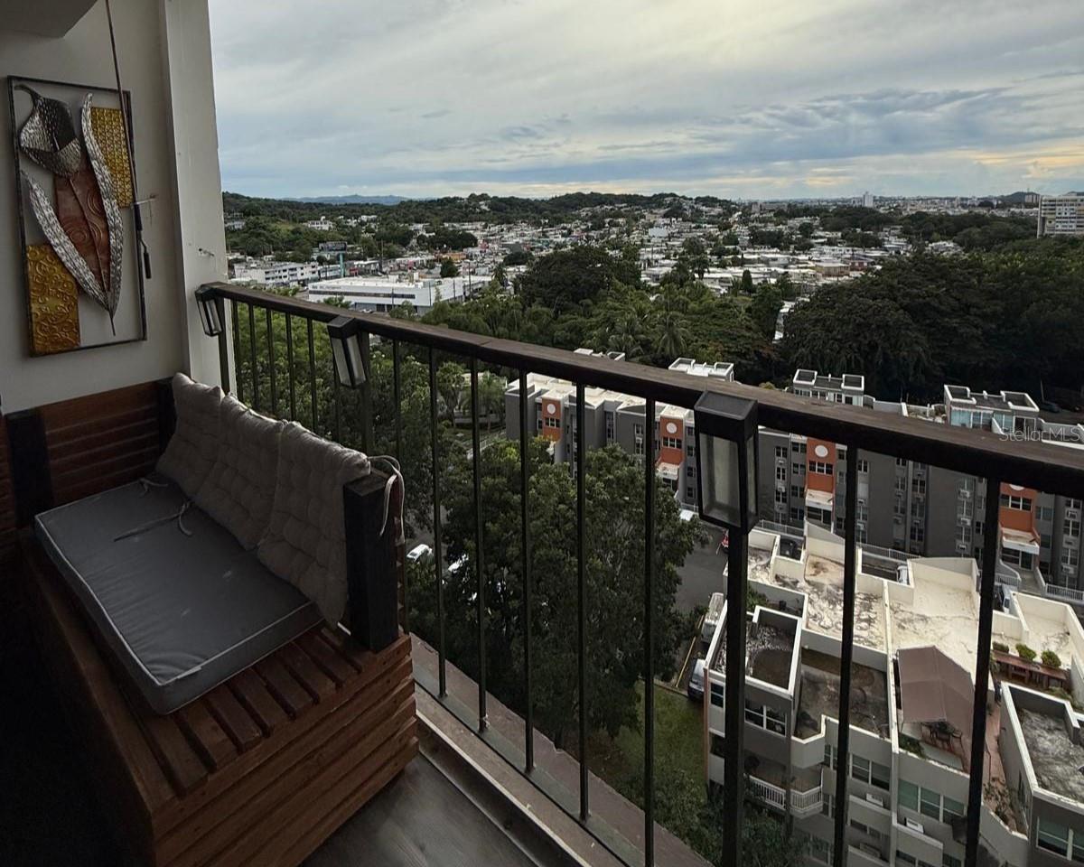 COND. TOWN HOUSE - Residential Lease