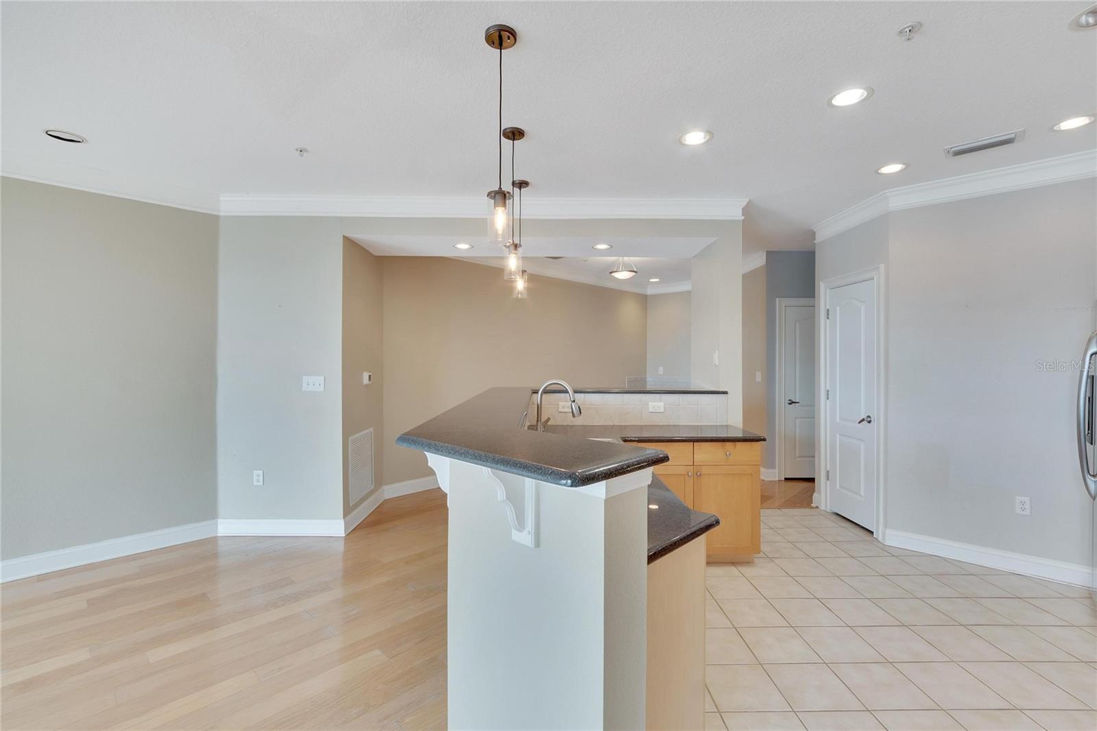 SUNSET BAY TWNHMS - Residential