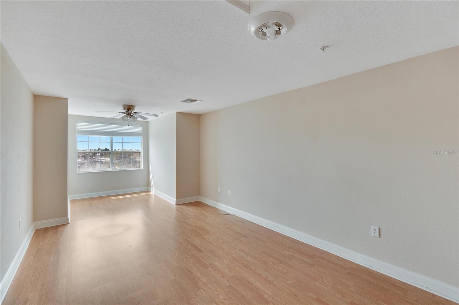 SUNSET BAY TWNHMS - Residential