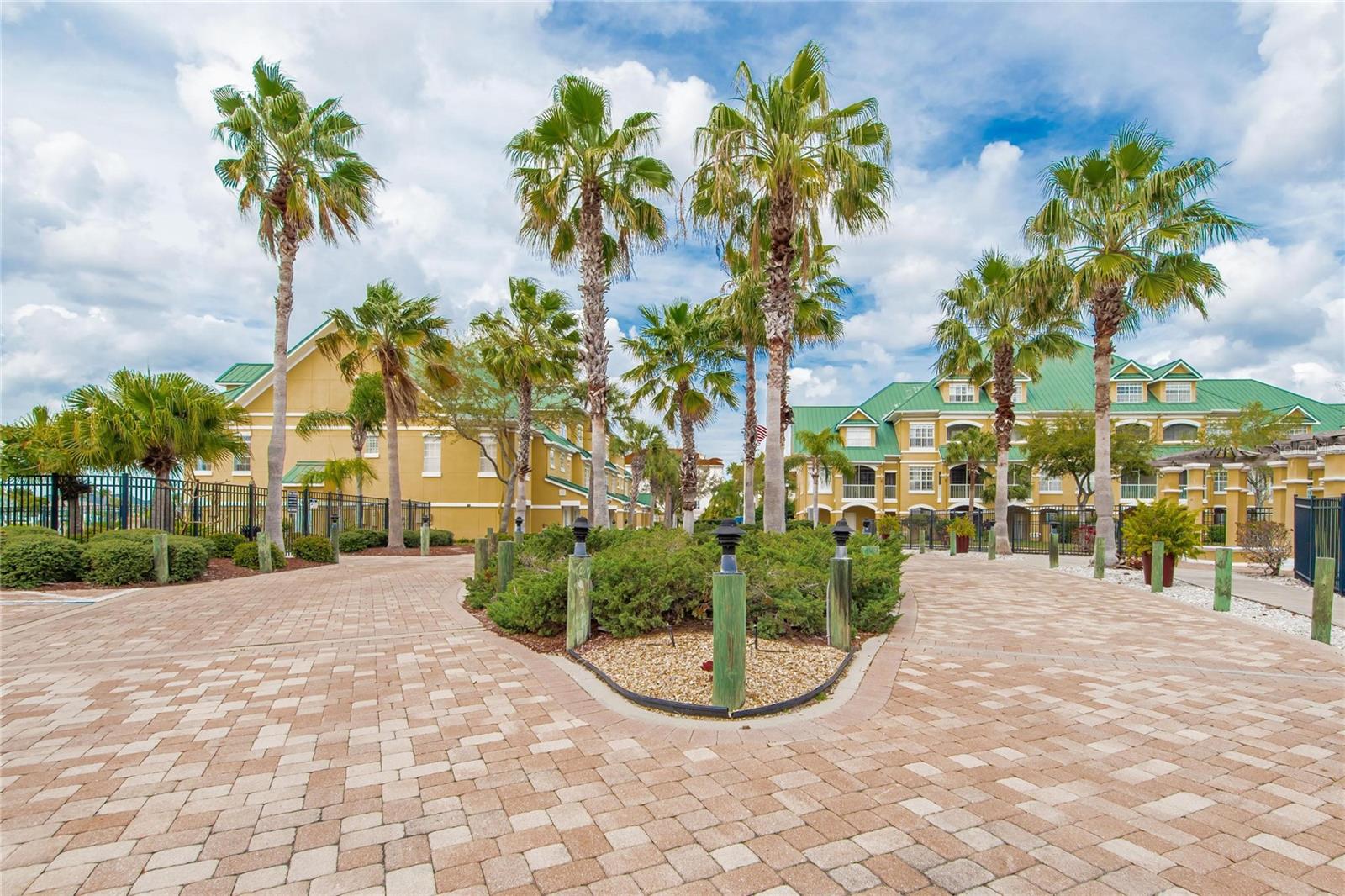 SUNSET BAY TWNHMS - Residential