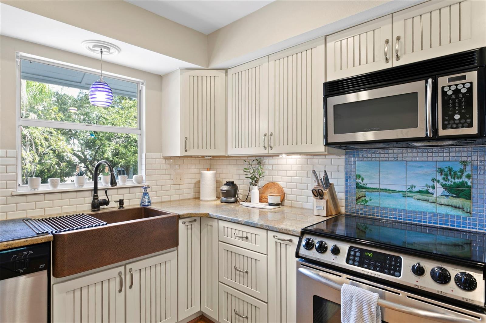 BAY BRIDGE CONDO - Residential