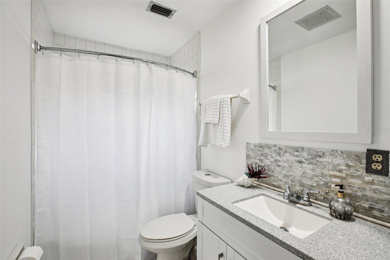 SHADY LAKE SHORES - Residential